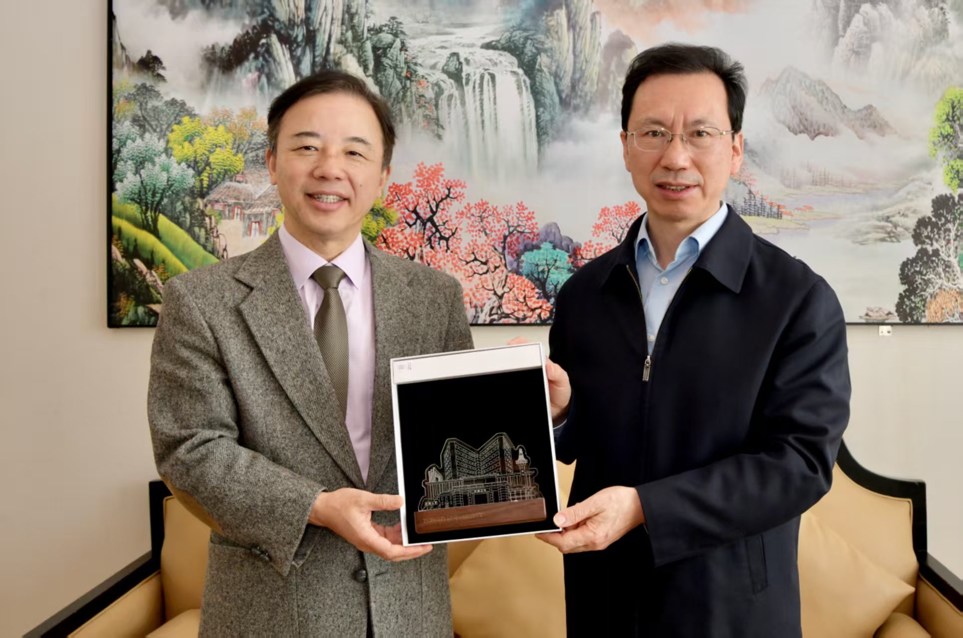 香港大学校长张翔一行访问同济大学-同济大学新闻网