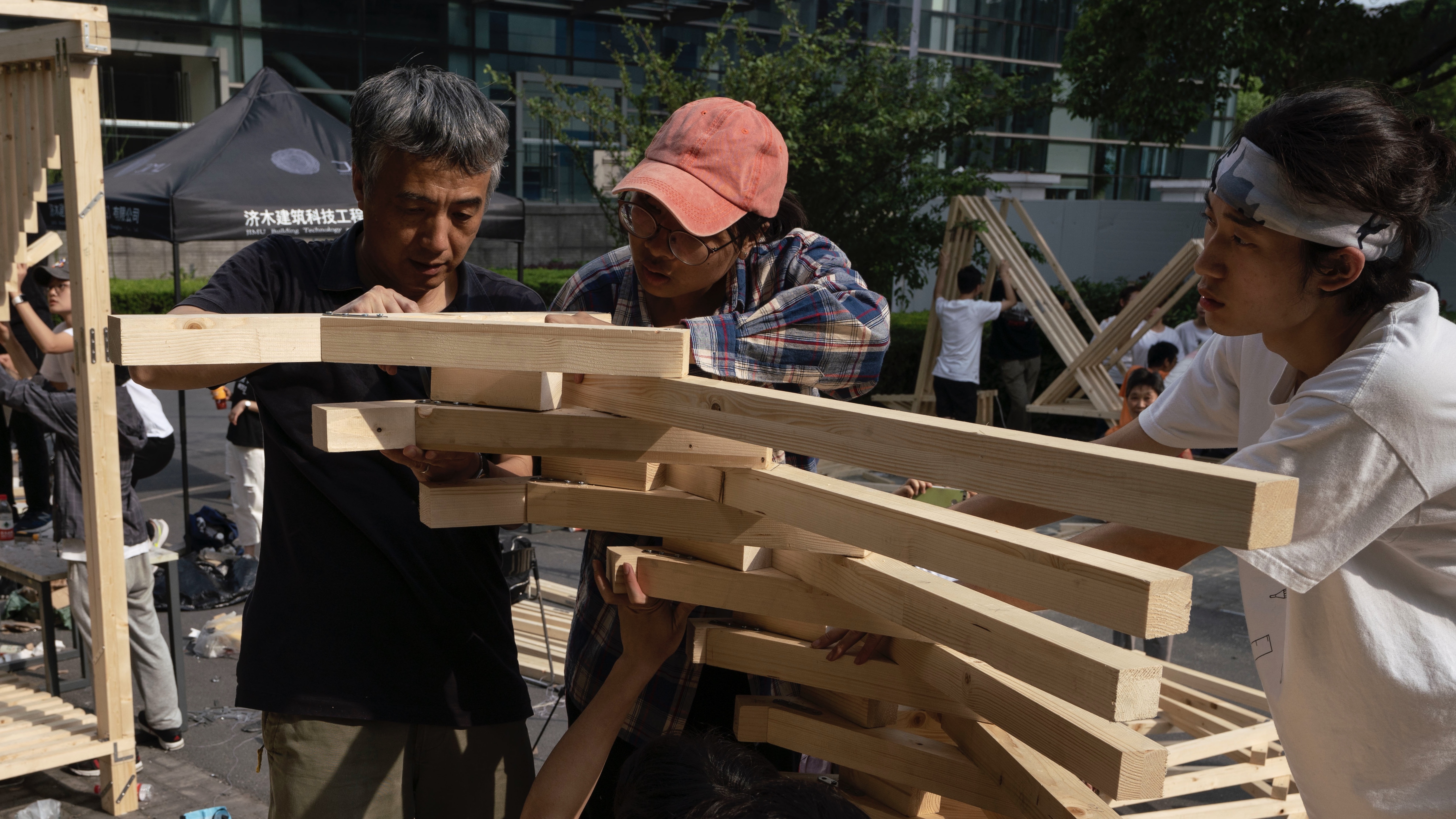 2019同济大学国际建造节开赛,近300名中外学子创意演绎"庭院深深"