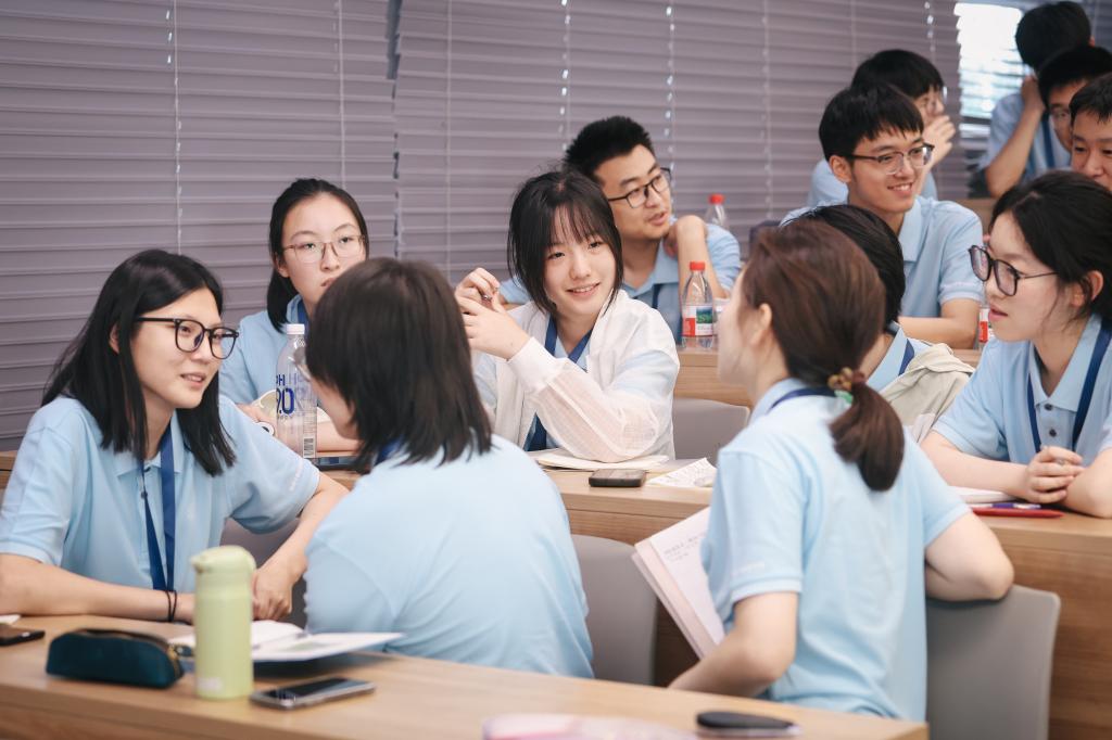 近440名中学生相聚在同济校园，共同探索科学的奥秘
