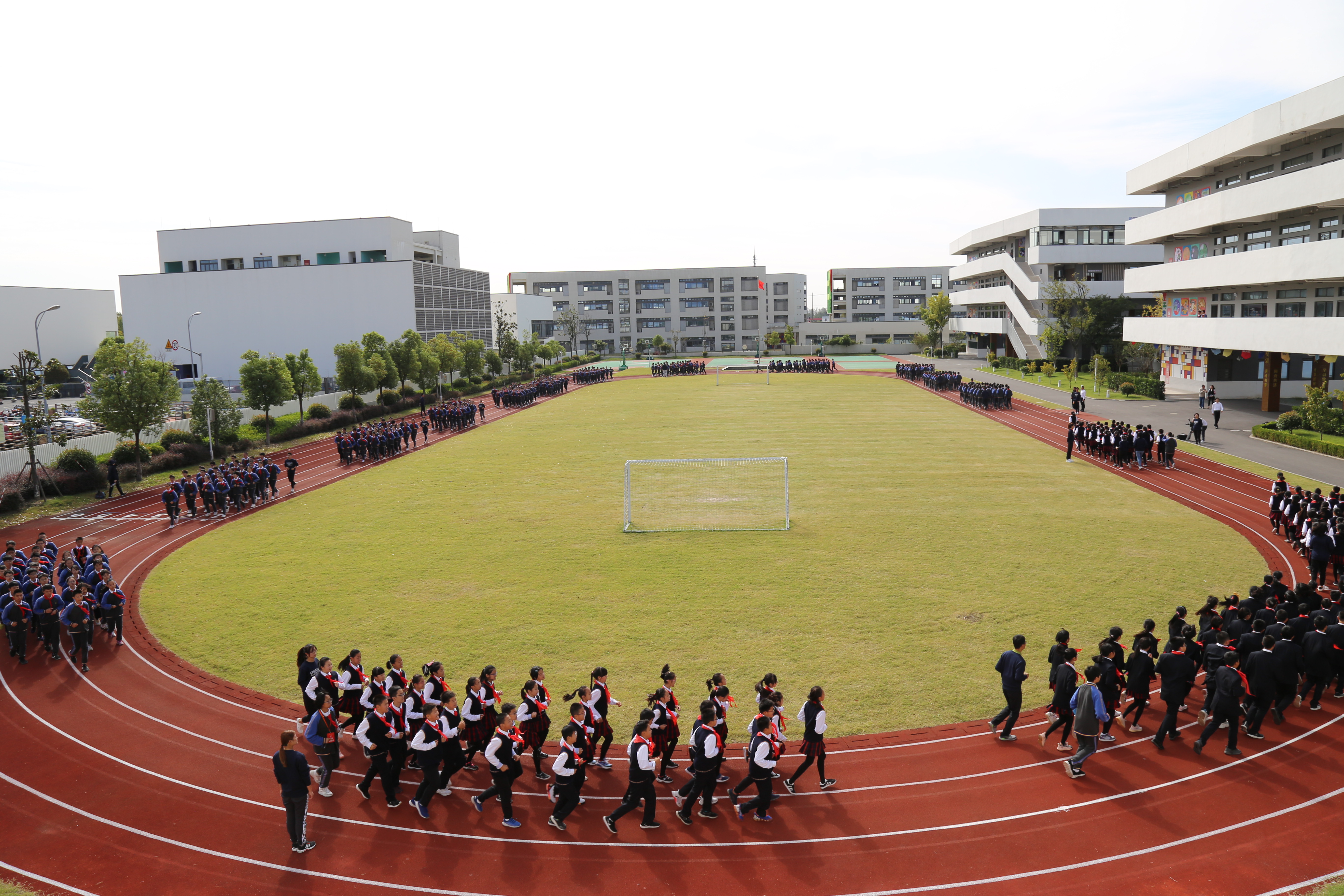 嘉定区中小学校长研修共同体现场会第五站在同济大学附属实验中学举行