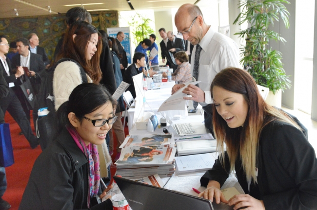 第五届国际研究生奖学金信息说明会在我校举行1 第五届国际研究生奖学金信息说明会在我校举行1