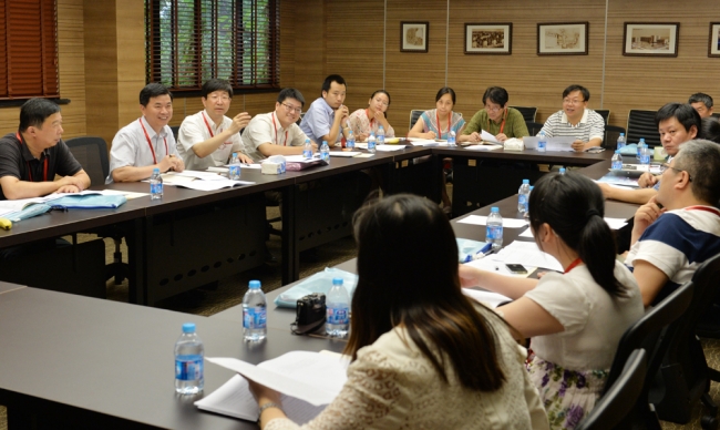 周祖翼代表参加第二代表团的审议和讨论活动 周祖翼代表参加第二代表团的审议和讨论活动