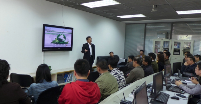 学校召开绿色校园建设现场观摩会 学校召开绿色校园建设现场观摩会