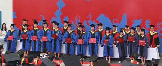 建筑与城市规划学院2014届研究生毕业典礼举行2 建筑与城市规划学院2014届研究生毕业典礼举行2