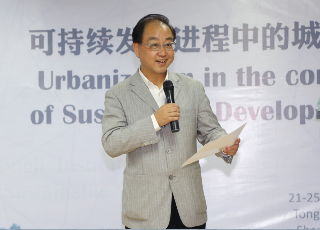 江校长 讲课