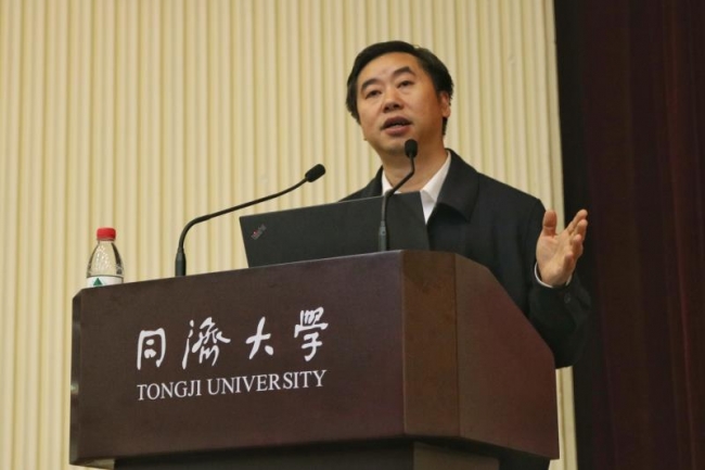 童小华教授勉励青年学子1 童小华教授勉励青年学子1