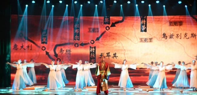 舞蹈团演出照